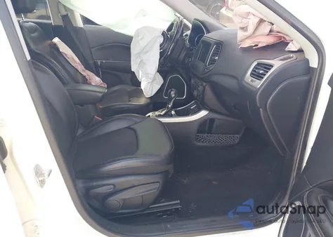 2019 Jeep Compass Latitude Fwd z USA, uszkodzony, nr VIN 3C4NJCBB3KT676807